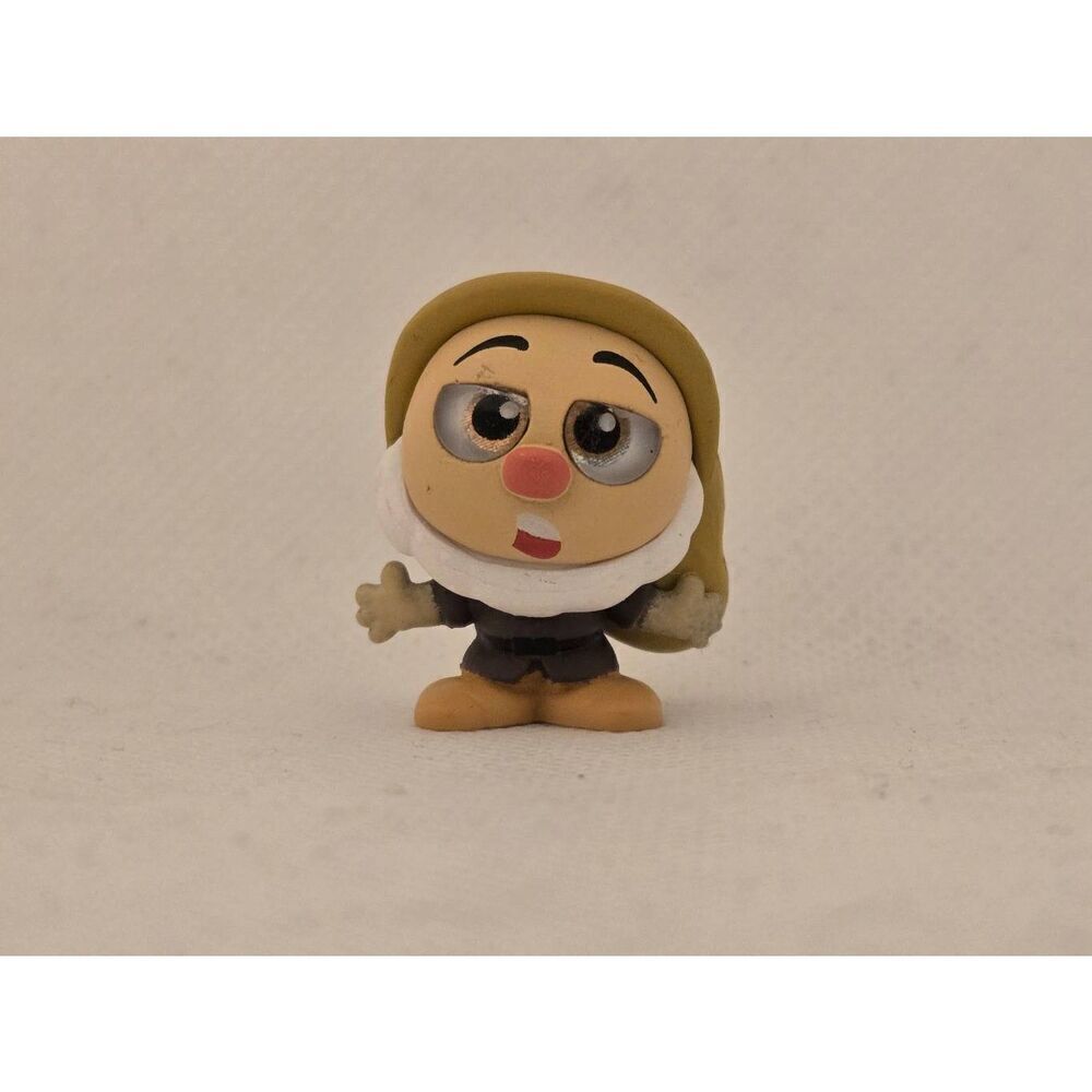 Disney Doorables Series 6 Snow White & The Seven Dwarfs SNEEZY Figurine